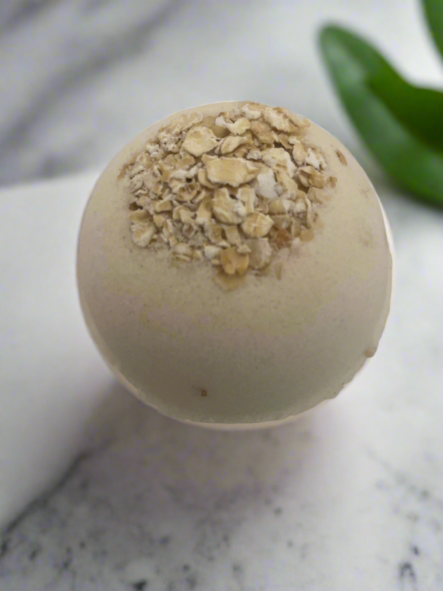 Honey & Oats Bath Bomb